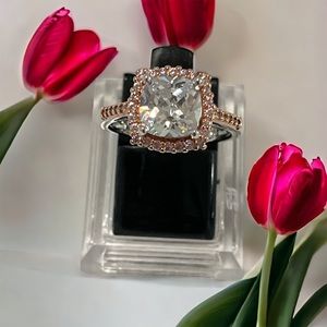Cushion cut engagement ring